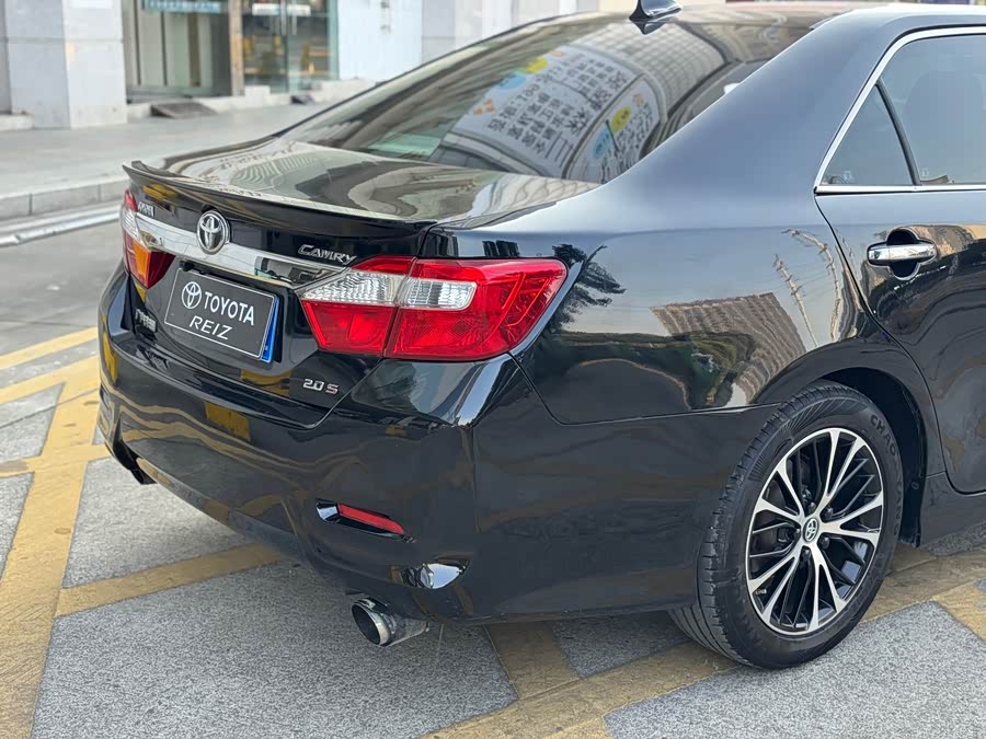 Toyota Camry 2014 immagine di auto #12