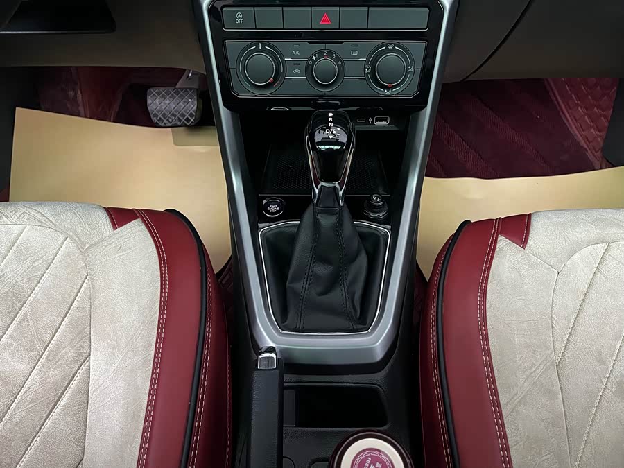Volkswagen T-Cross 2021 car image #12