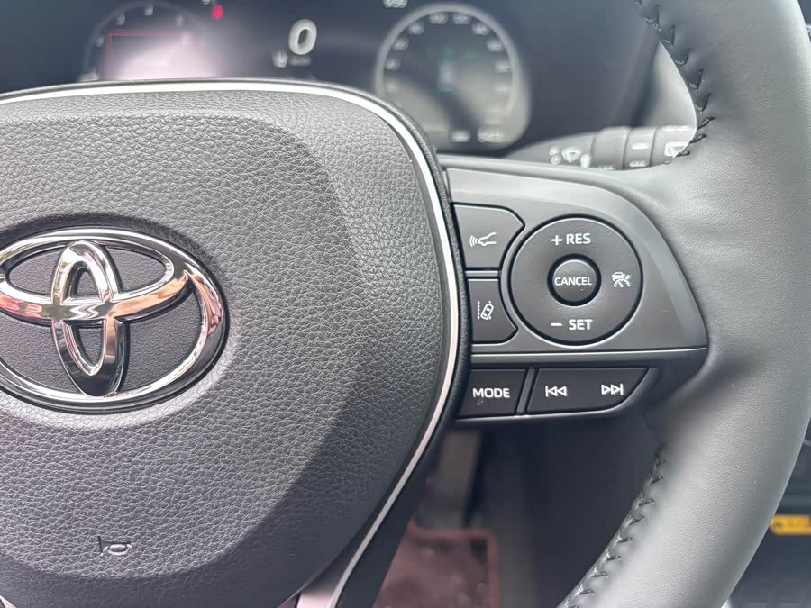 Toyota RAV4 2025 car image #12