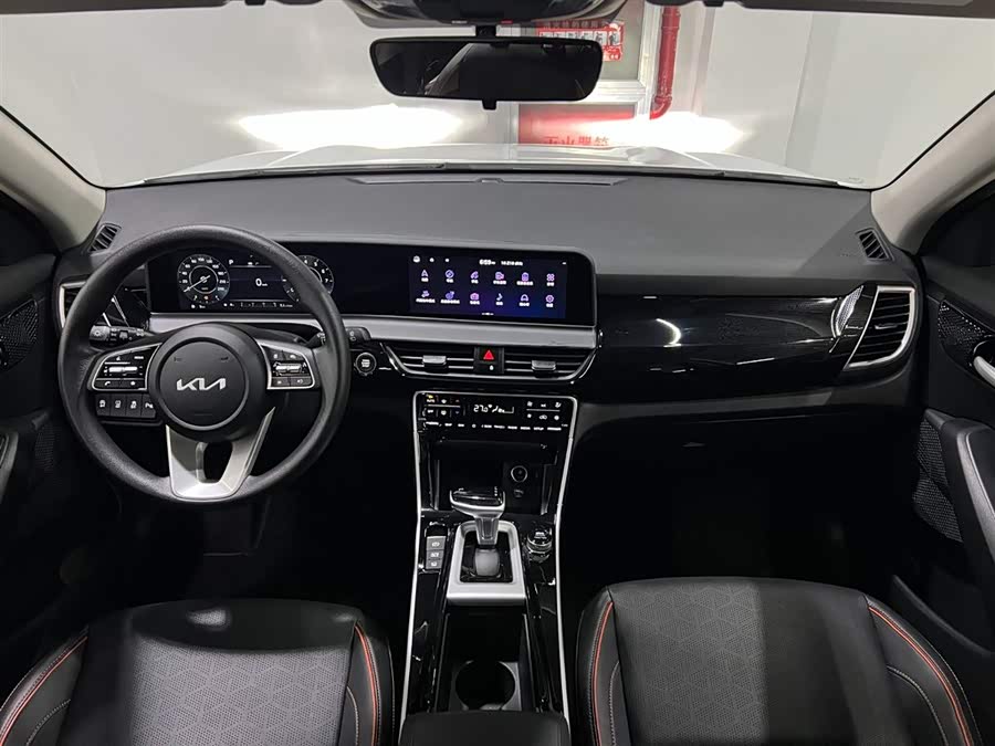 Kia Seltos 2025 car image #12