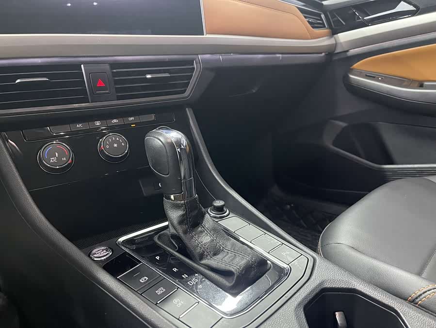 Volkswagen Bora 2022 immagine di auto #12