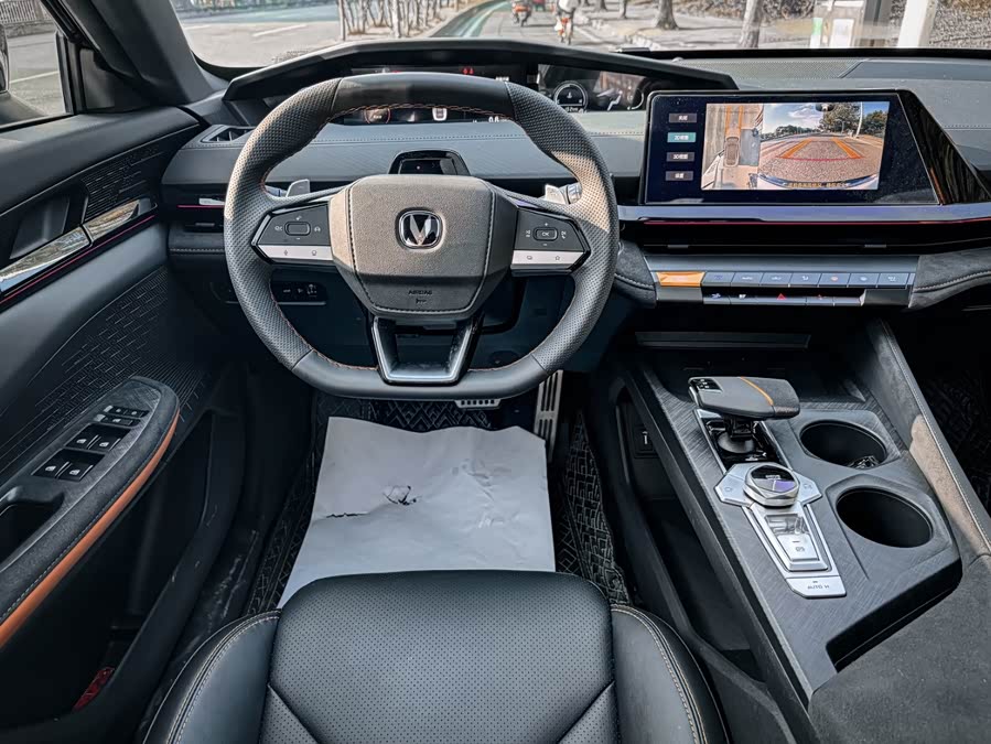 Changan UNI-V 2022 car image #12