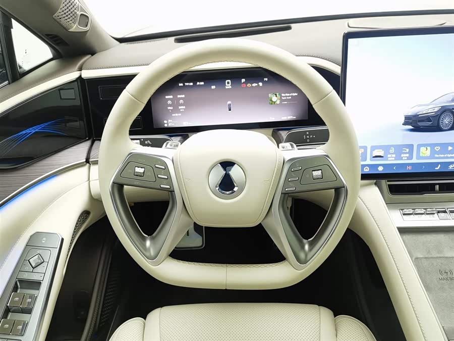 Denza Z9 2024 #12 Denza Z9 2024 car image #12