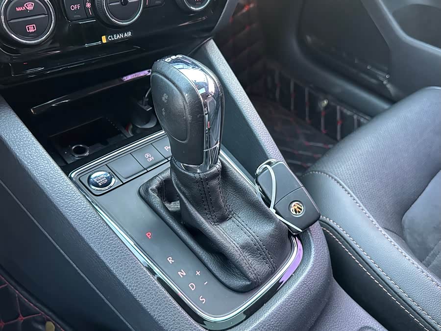 Volkswagen Sagitar 2018 immagine di auto #12