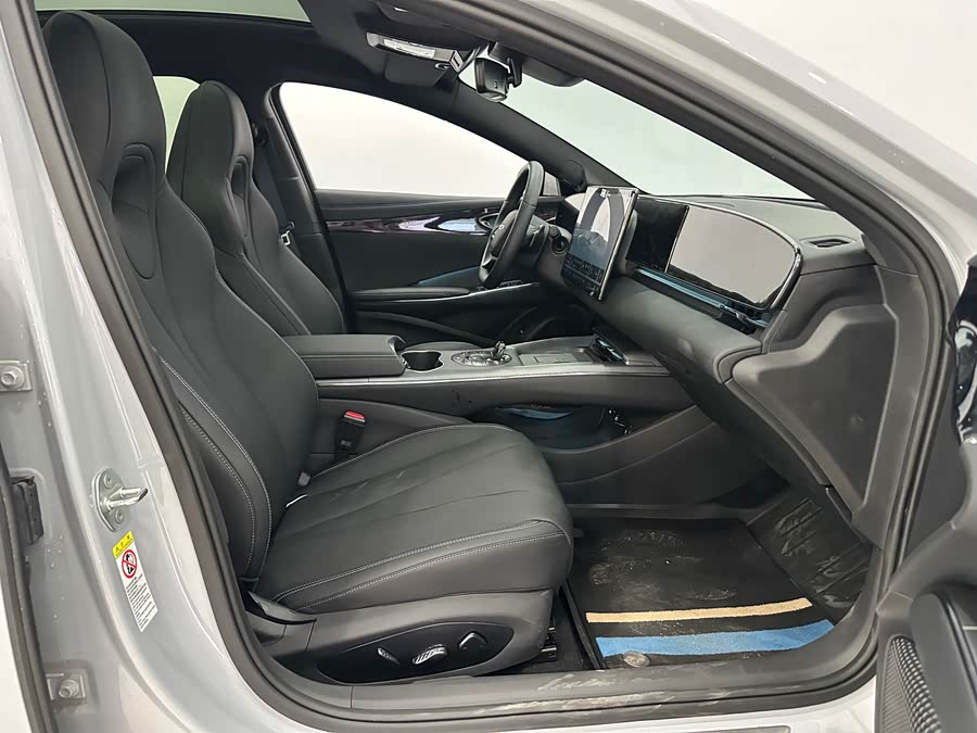 BYD Seal 2025 car image #12