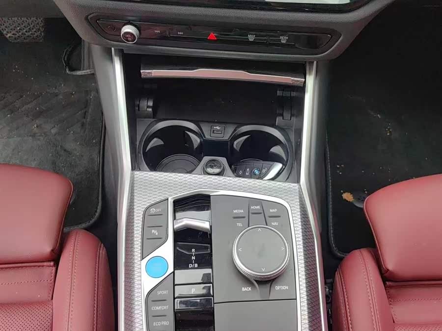 BMW i3 2024 car image #12