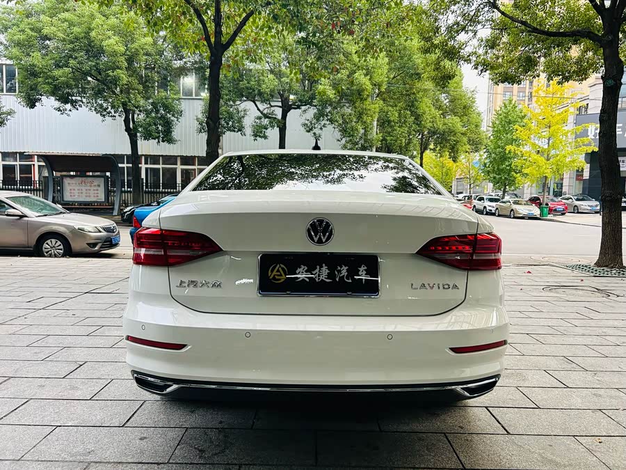 Volkswagen Lavida 2020 car image #12