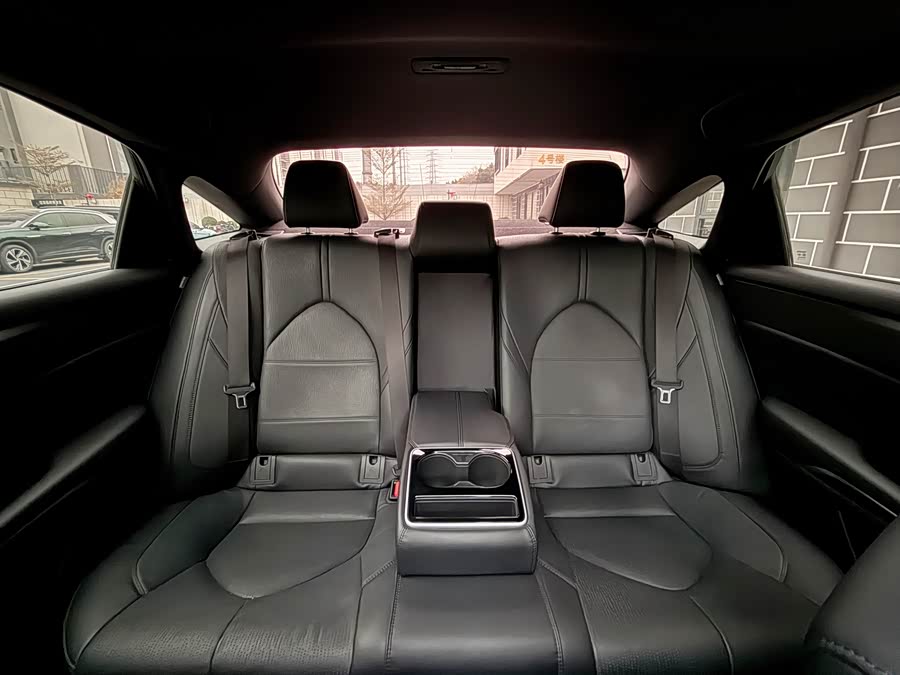 Toyota Avalon 2022 car image #12