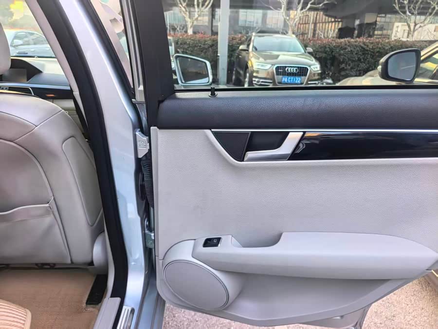 Mercedes-Benz C Class 2014 car image #12