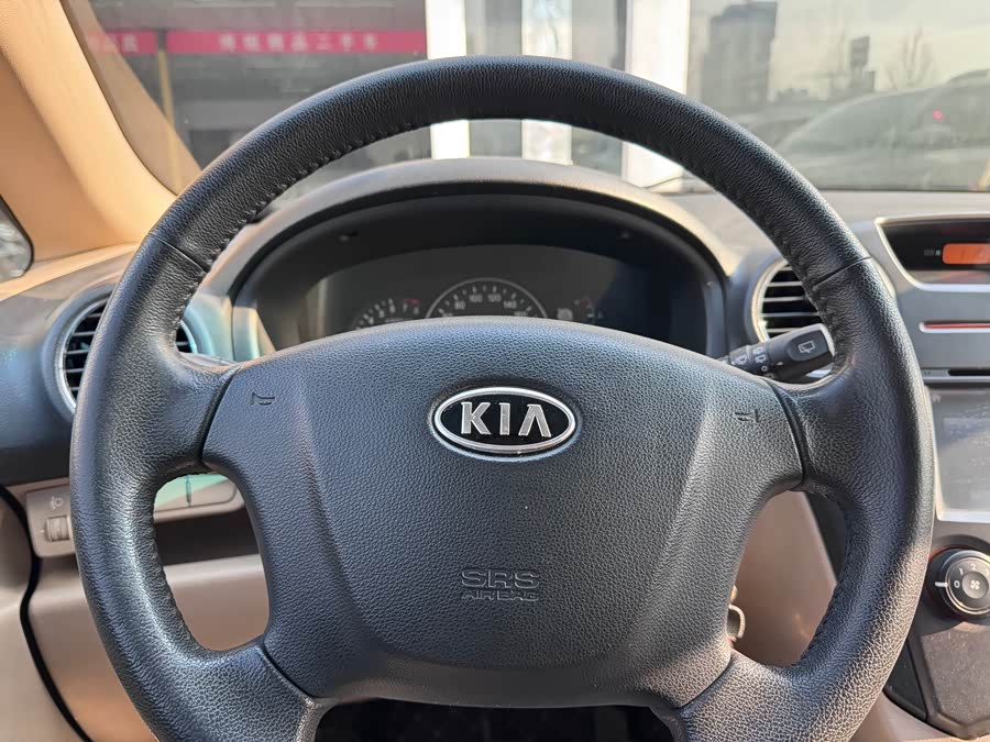Kia Carens 2010 immagine di auto #12