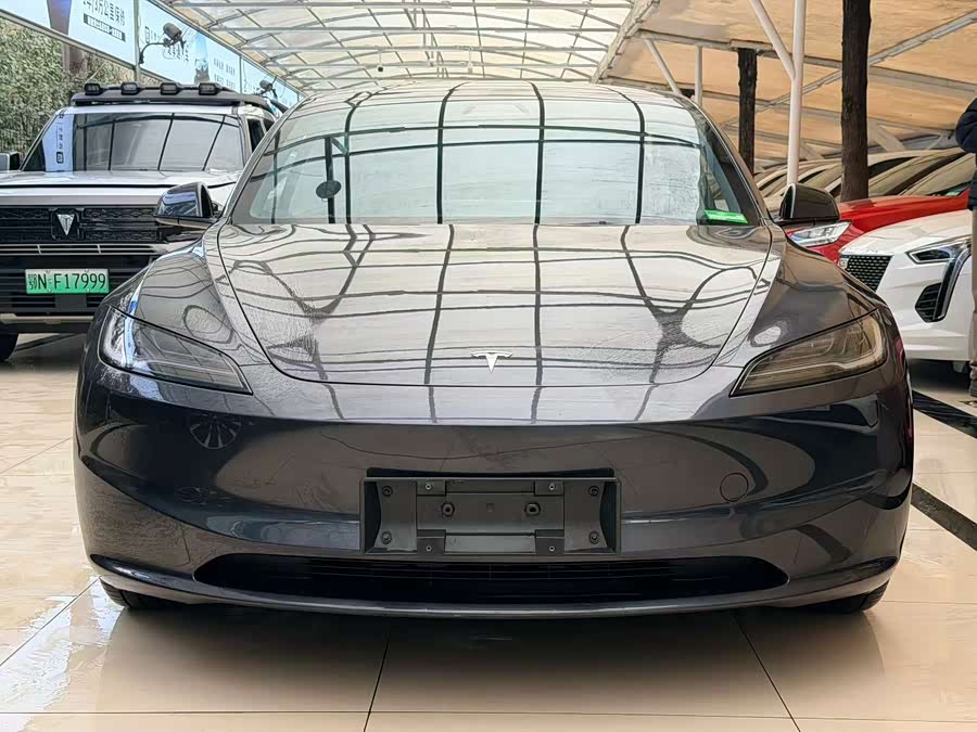 Tesla Model 3 2024 car image #12