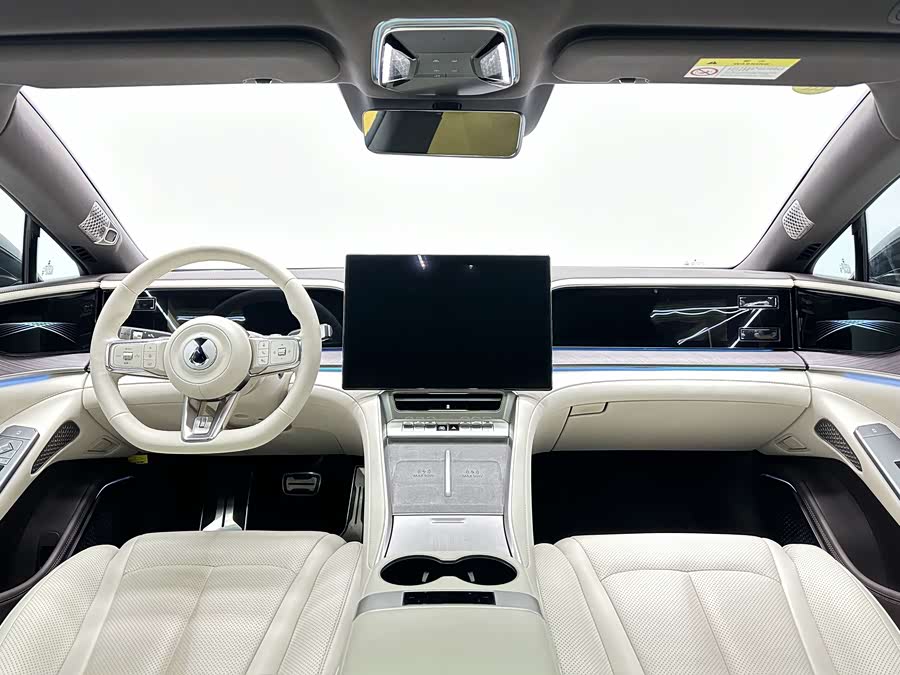 Denza Z9 2024 car image #12