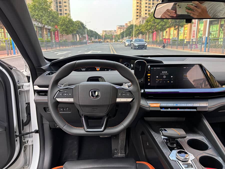 Changan UNI-V 2023 car image #12