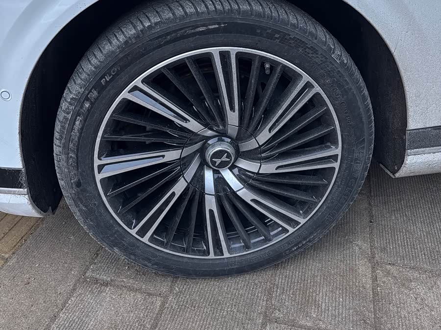 Xpeng G9 2022 immagine di auto #12