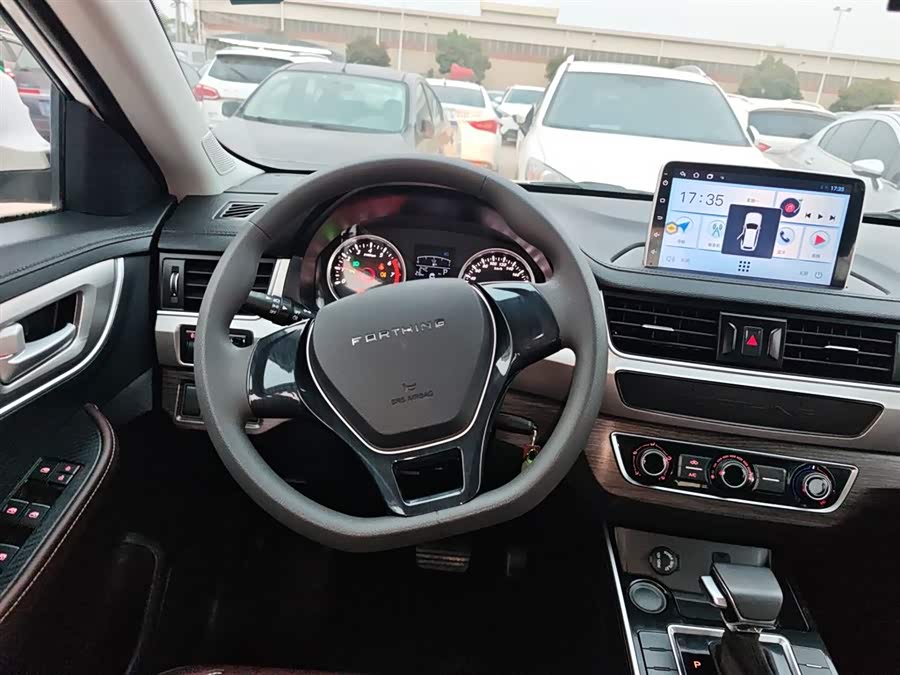 Forthing T5 2023 #12 Forthing T5 2023 immagine di auto #12