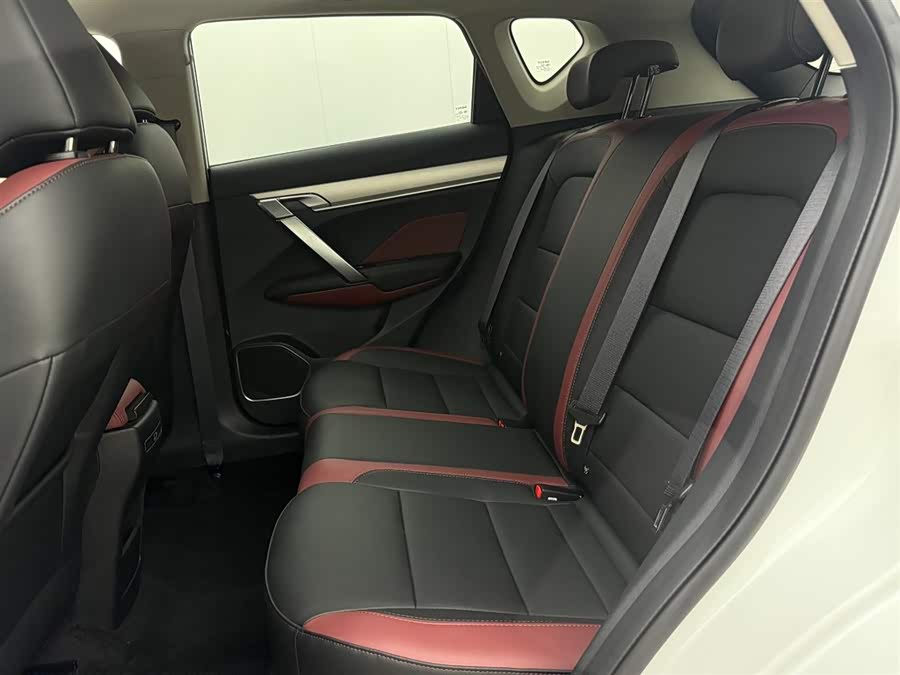 GEELY Coolray 2023 car image #12