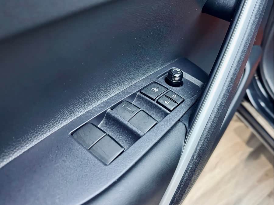 Toyota Corolla Cross 2024 immagine di auto #12