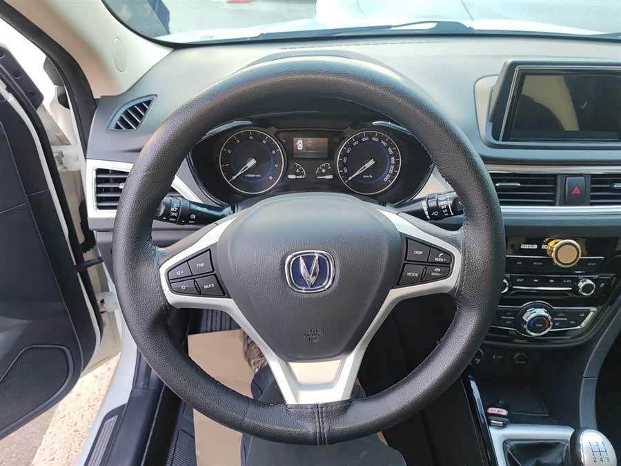 Changan Alsvin V7 2017 car image #12