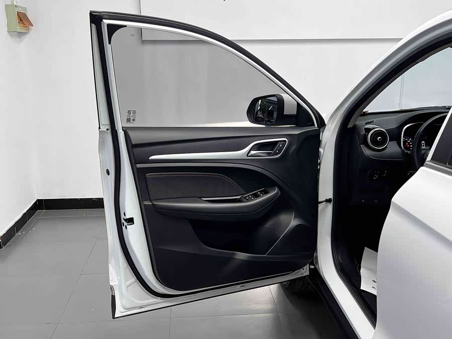 MG ZS 2022 car image #12