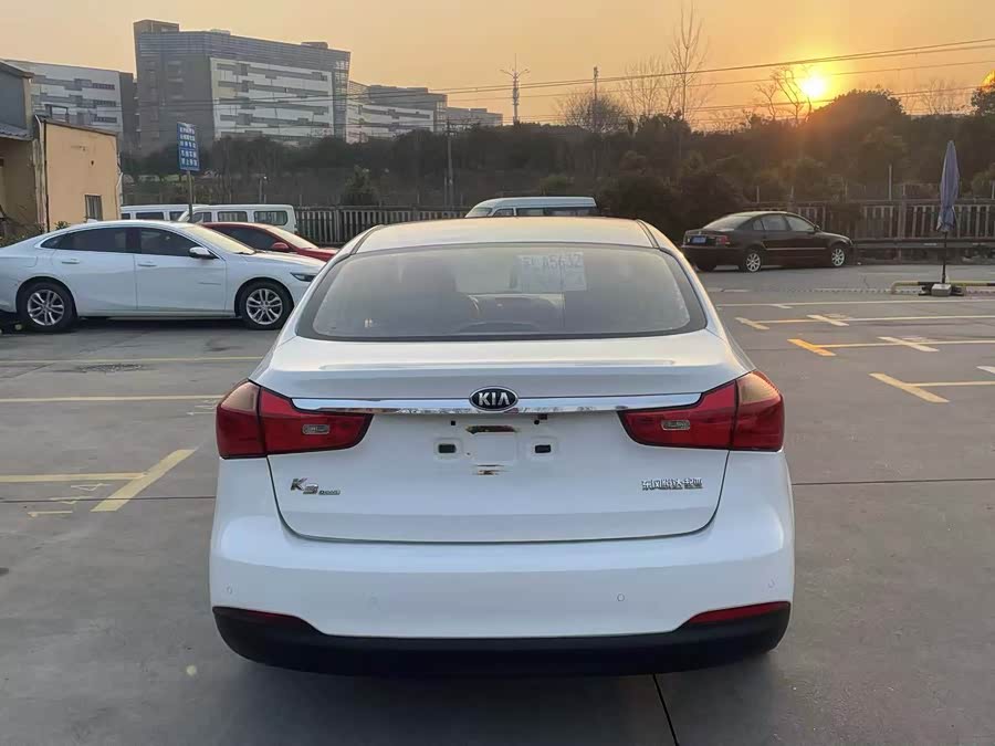 Kia K3 2013 car image #12