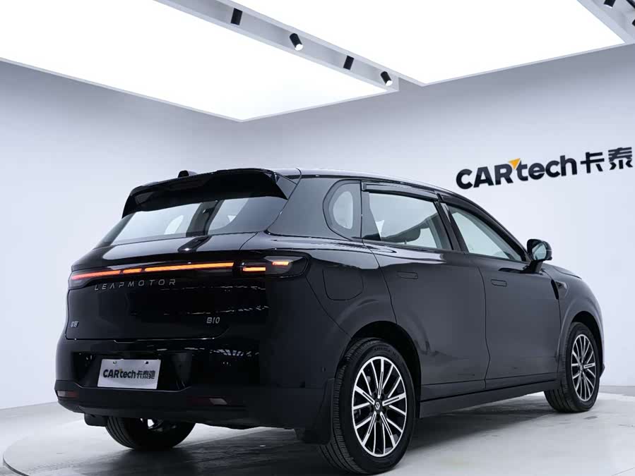 零跑汽车 零跑B10 2025 汽车图片 #12