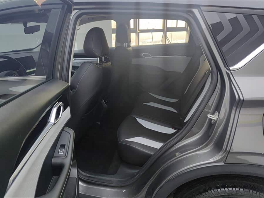 GEELY Coolray 2023 car image #12