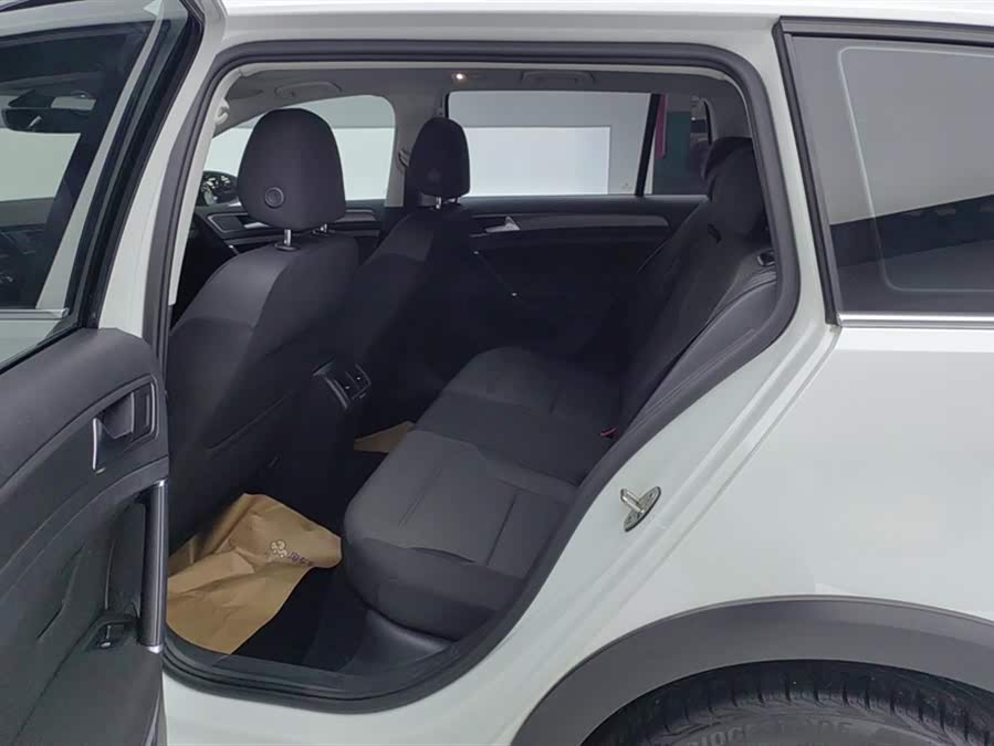 Volkswagen Golf (Imported) 2019 imagem de carro #12