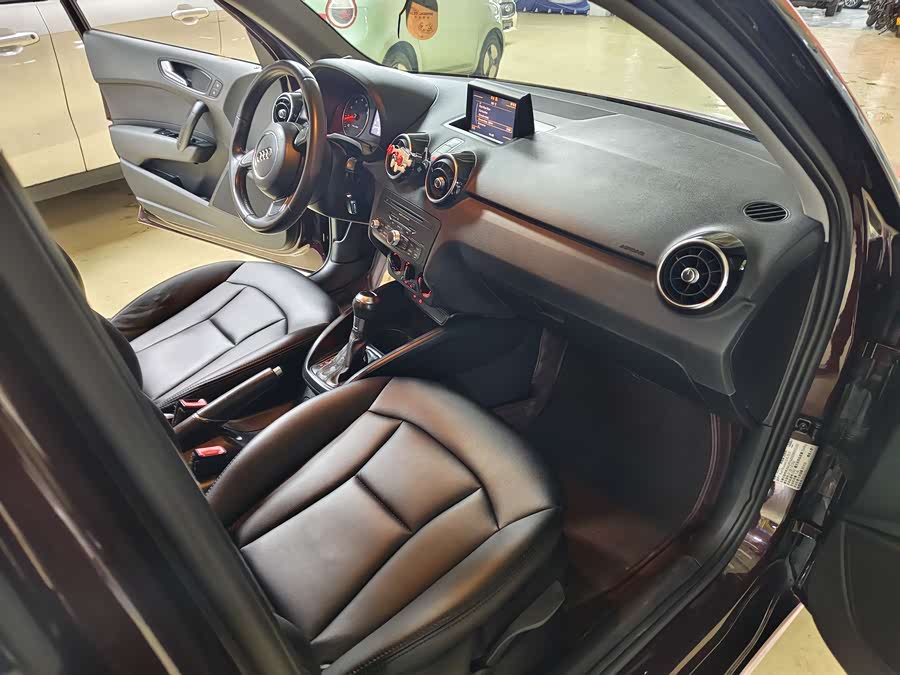Audi A1 2013 car image #12