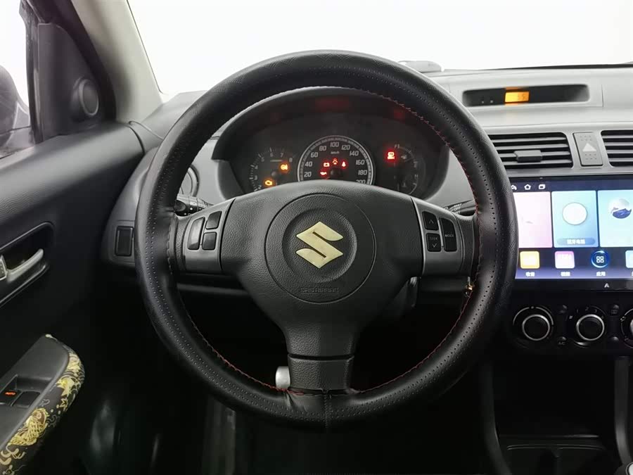 Suzuki Swift 2013 car image #12