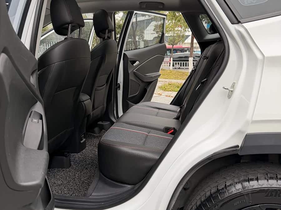 Chevrolet Tracker 2021 изображение автомобиля #12