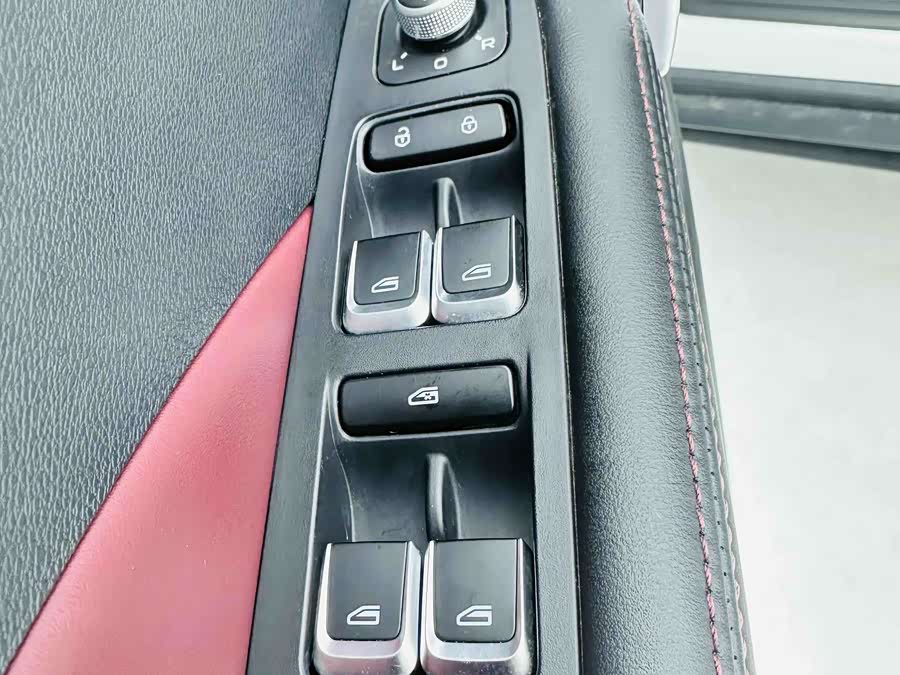 GEELY Coolray 2022 car image #12