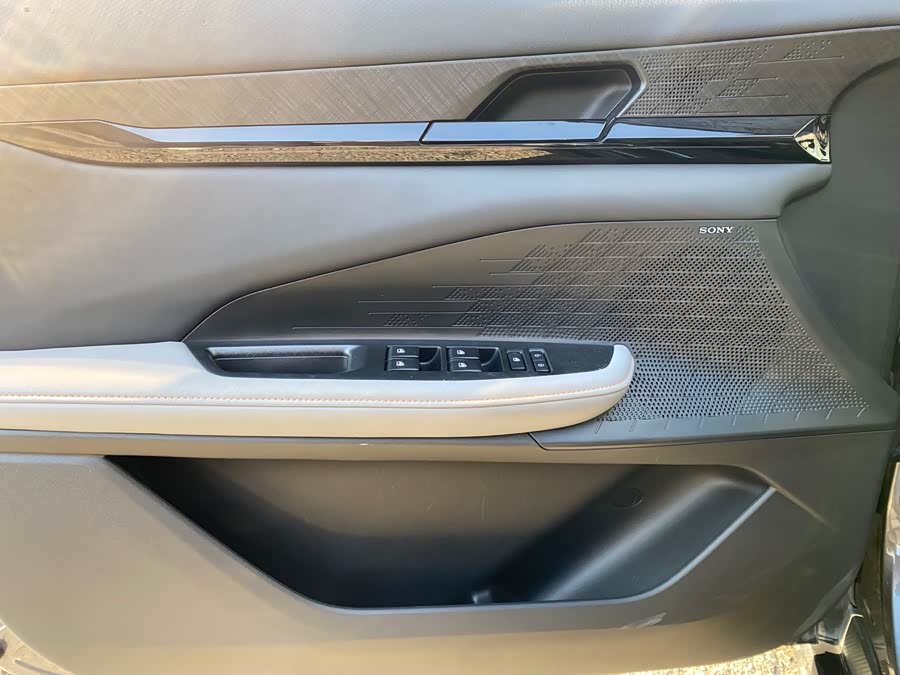 Changan UNI-V 2022 car image #12