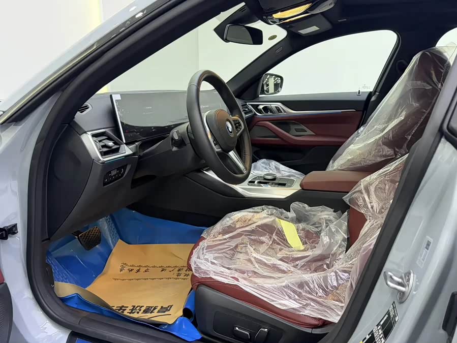 BMW i4 2025 car image #12