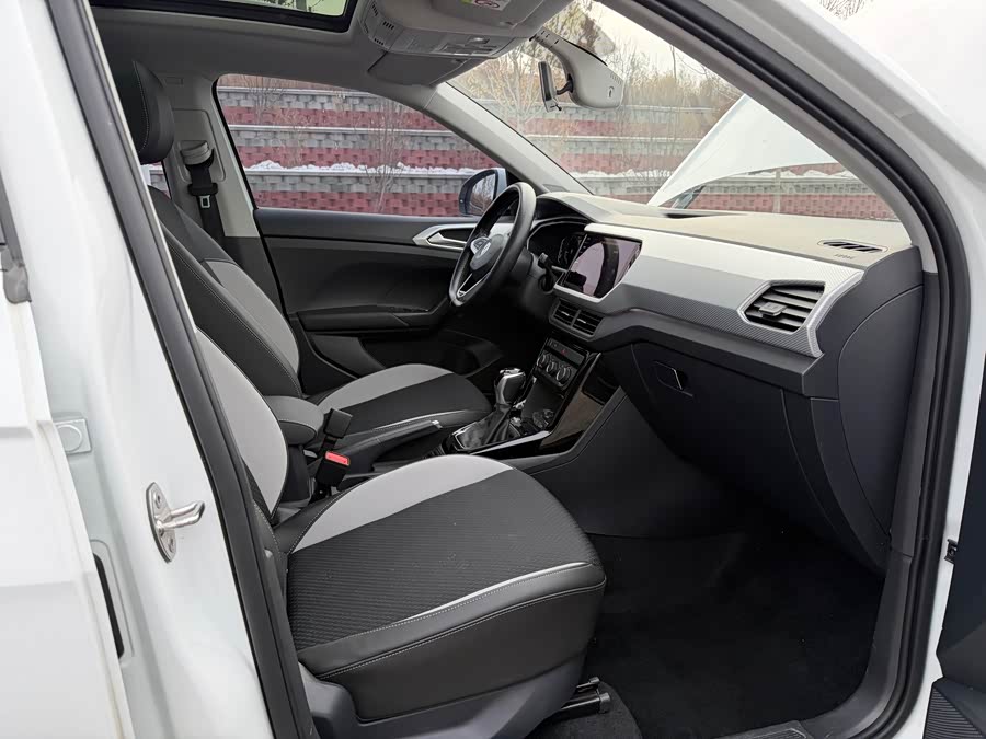 Volkswagen Tacqua 2021 car image #12