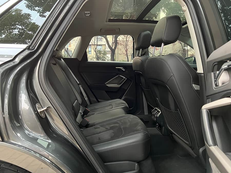 Audi Q3 2021 car image #12