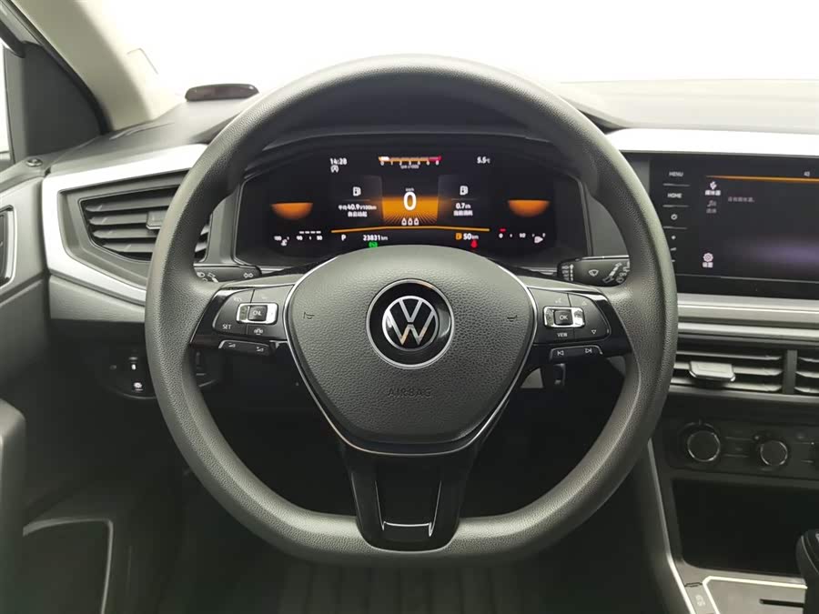 Volkswagen Polo 2023 car image #12