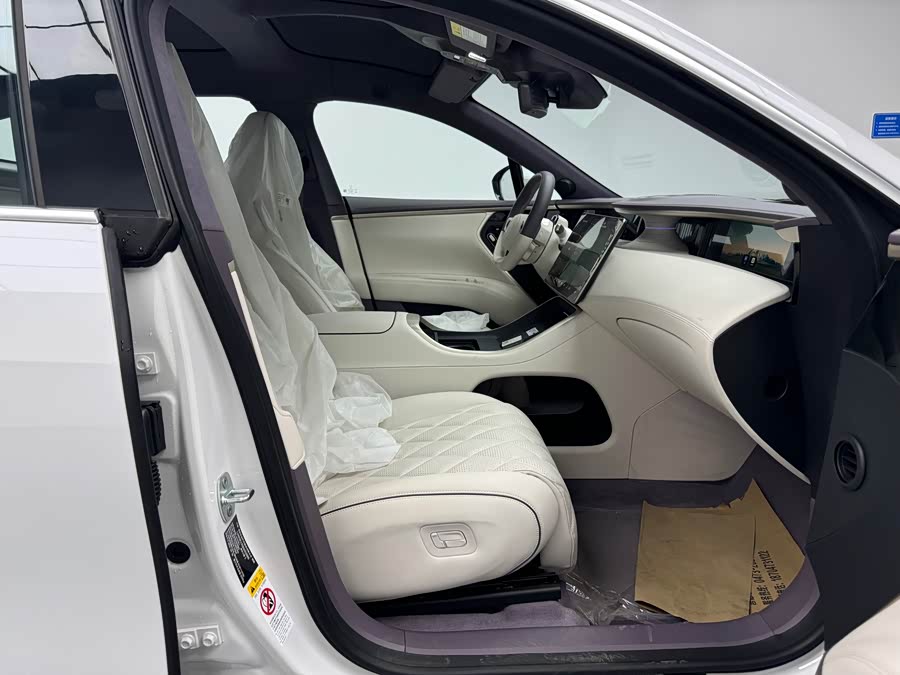 Avatr 11 2025 immagine di auto #12