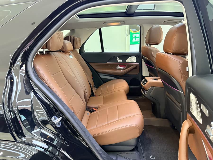 Mercedes-Benz GLE Class 2024 car image #12