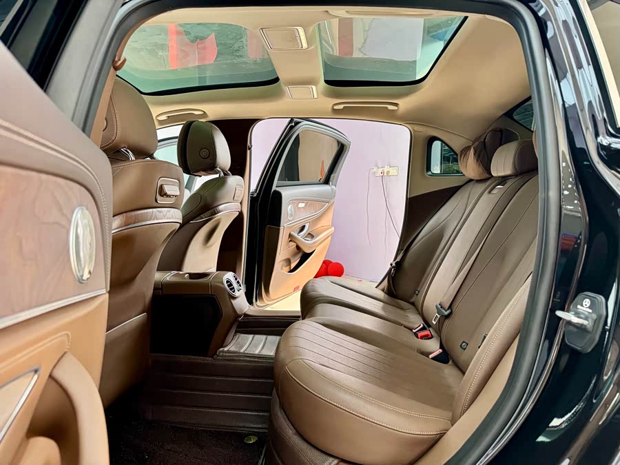 Mercedes-Benz E Class 2020 car image #12