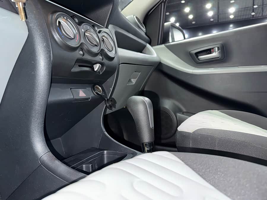 Suzuki Alto 2017 car image #12