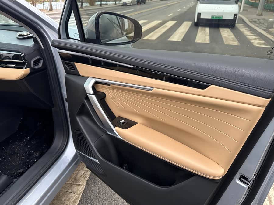 GEELY Boyue L 2022 car image #12