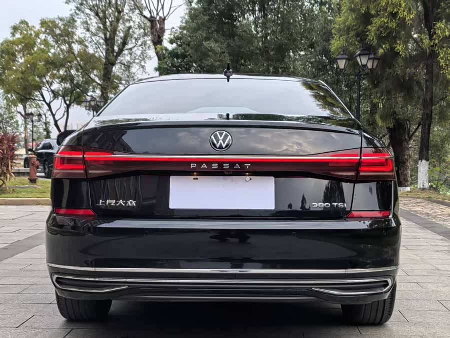 Volkswagen Passat 2024 immagine di auto #12