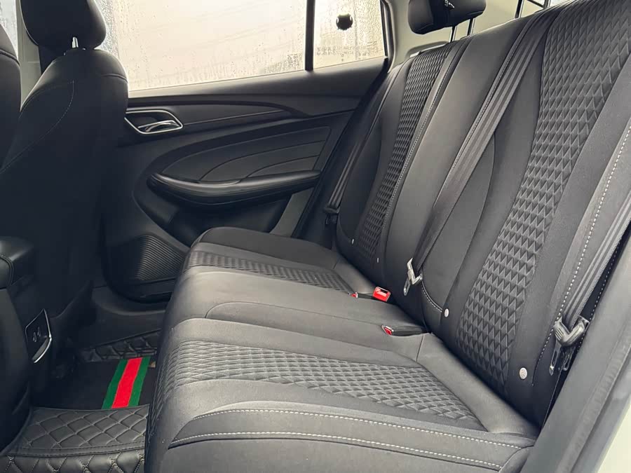 Roewe i5 2019 car image #12