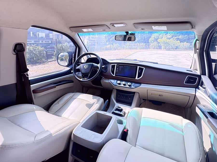 Forthing Lingzhi EV 2020 #12 Forthing Lingzhi EV 2020 car image #12