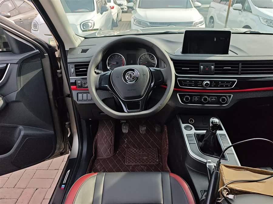 Forthing T5 2021 imagem de carro #12