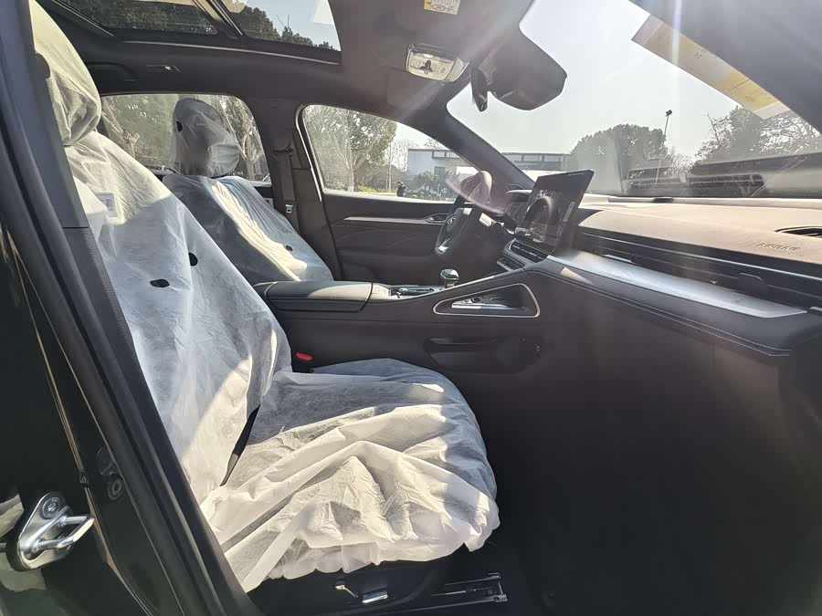 GEELY Preface 2025 car image #12