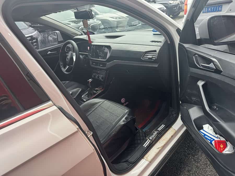 Volkswagen Tacqua 2020 car image #12