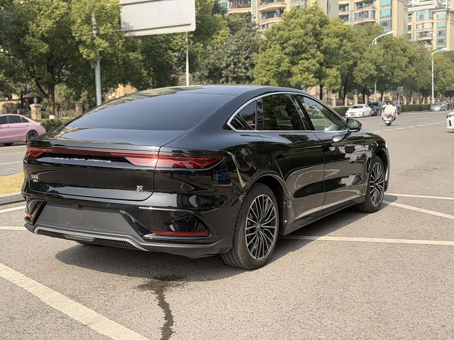 BYD Han 2022 car image #12