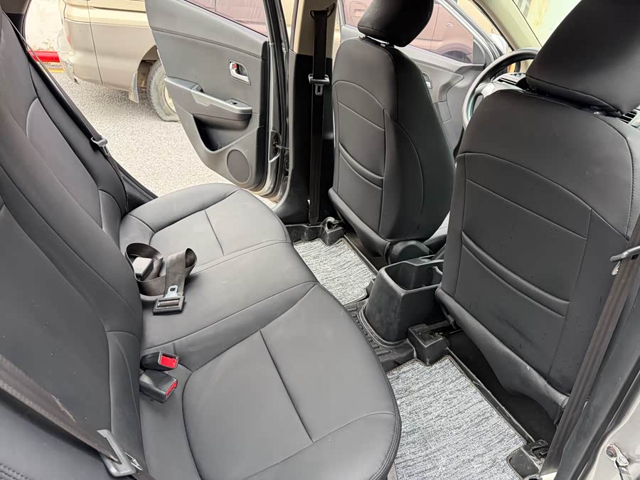 Kia K2 2015 imagen de coche #12