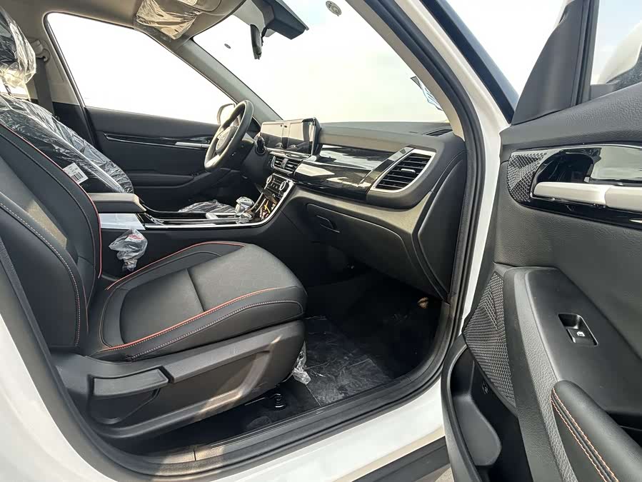 Kia Seltos 2025 car image #12